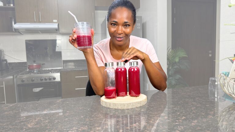Detox Beet Juice with Blueberries and Lemon